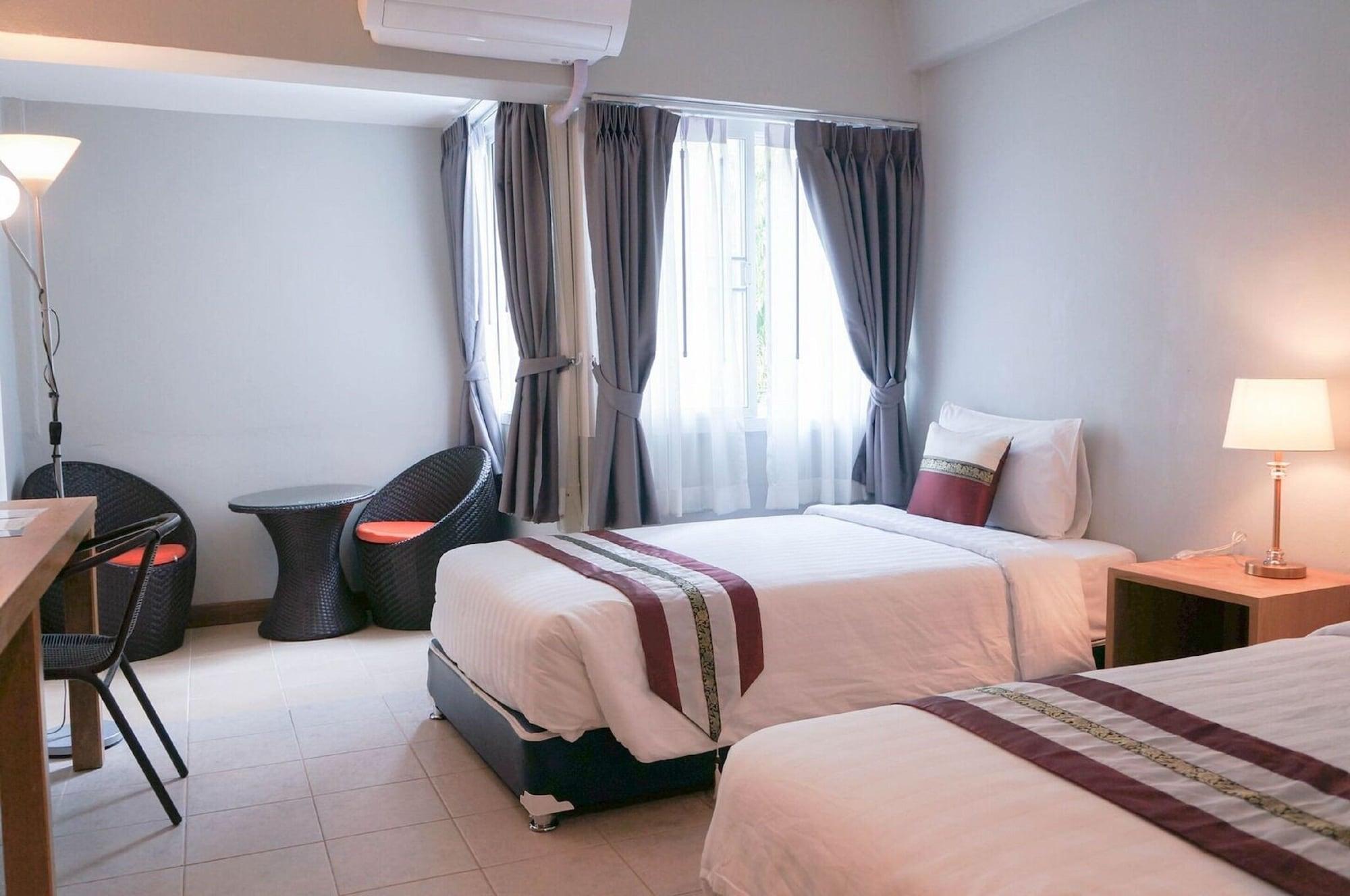 Ratana Hotel Chiang Mai Extérieur photo