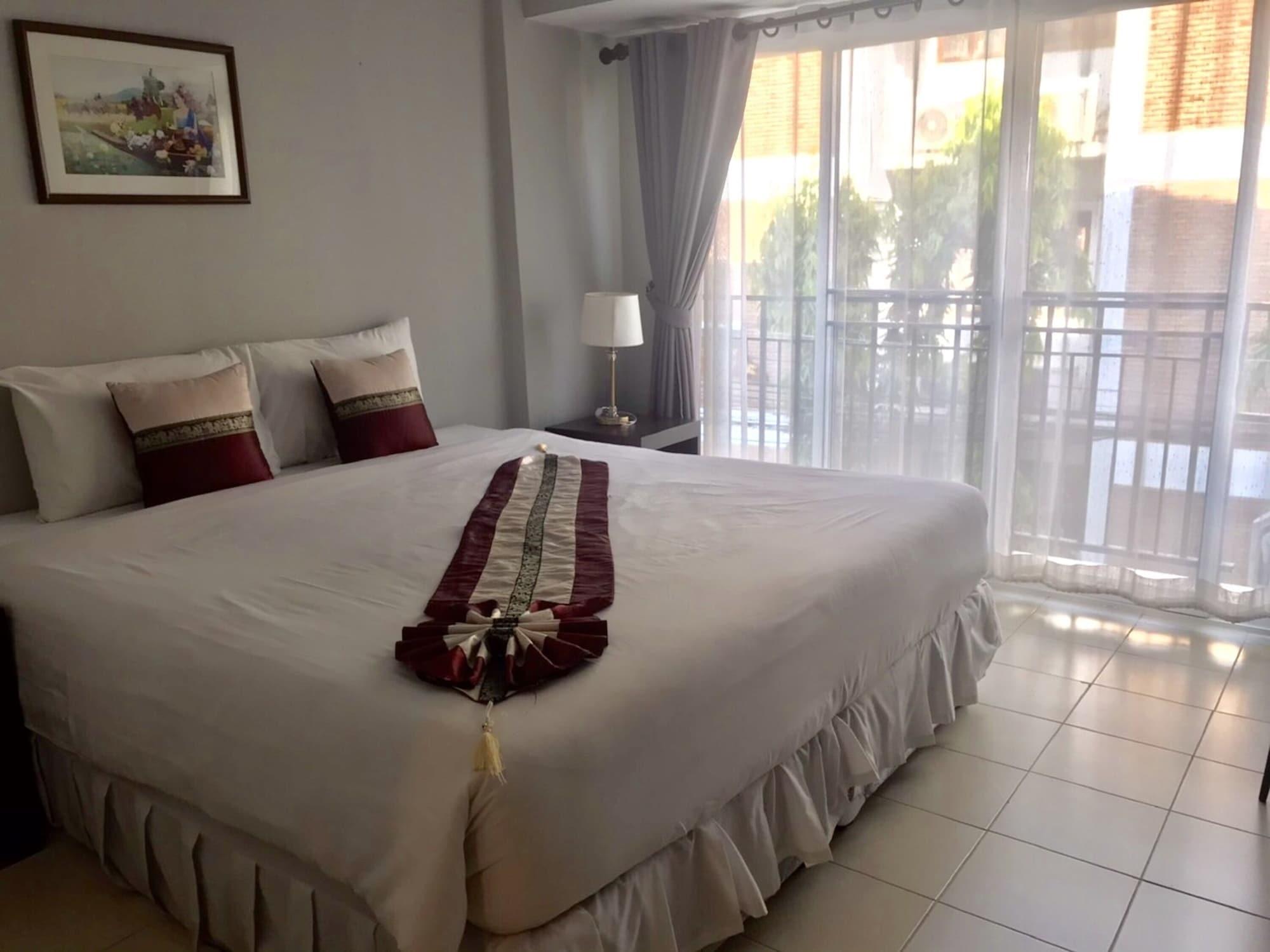 Ratana Hotel Chiang Mai Extérieur photo
