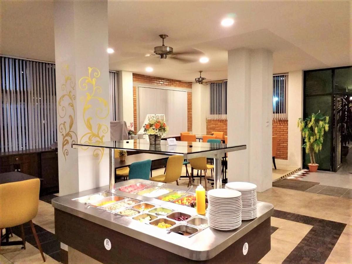 Ratana Hotel Chiang Mai Extérieur photo